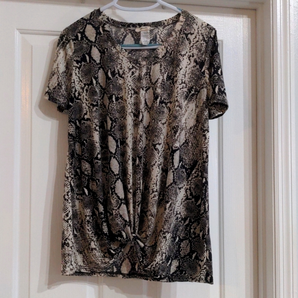 Lovely J Blouse
